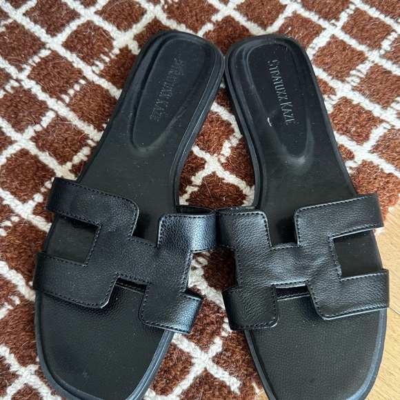 BOUTIQUE faux leather H style slip on sandals - Picture 4 of 5